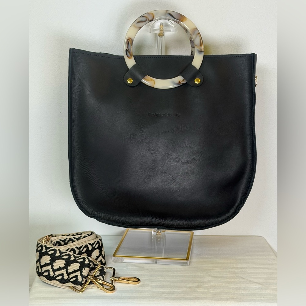 Designed For Joy | ‘Lottie’ Chic Crossbody Ringhandle Black Leather Tote